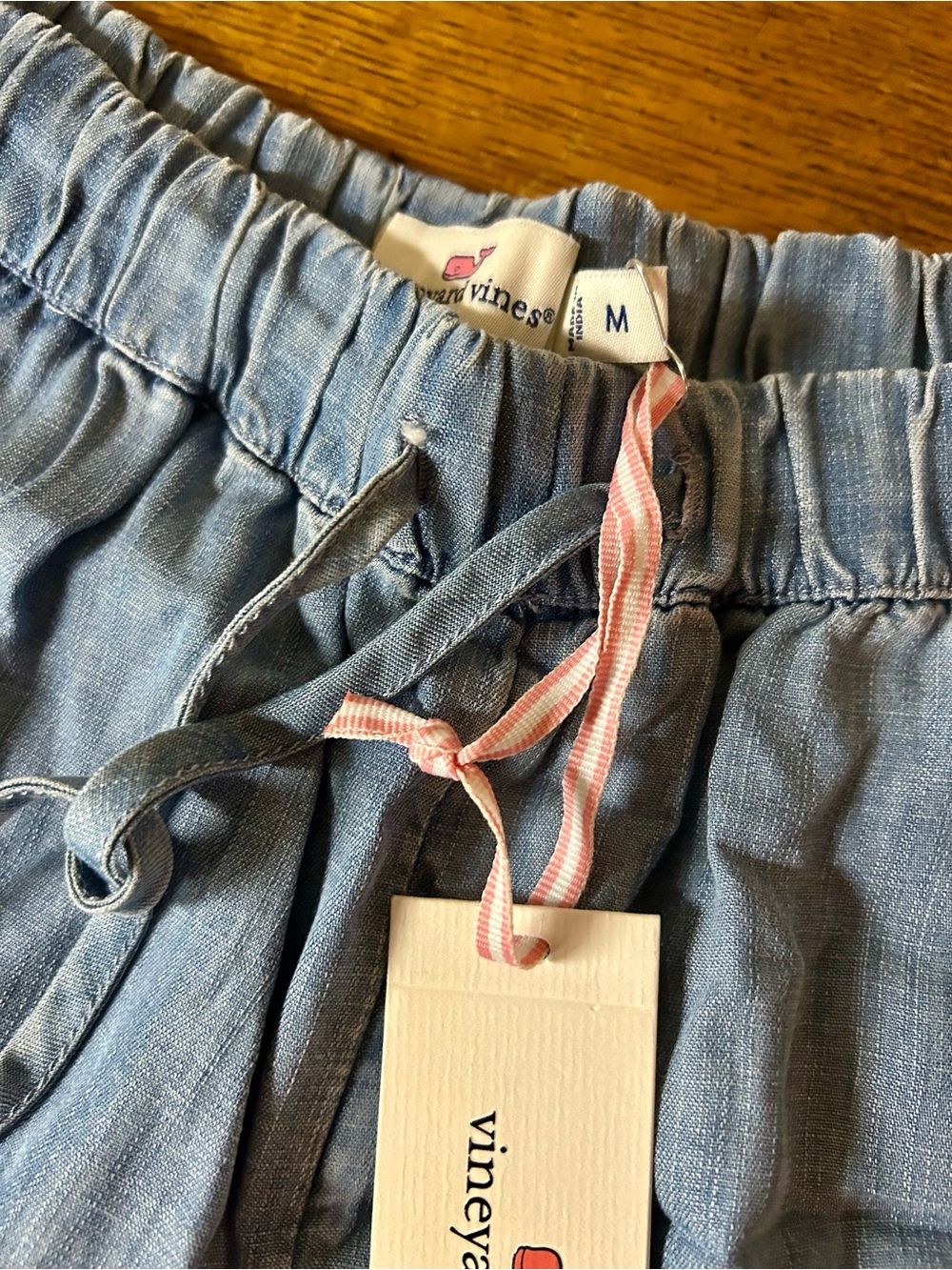 Vineyard Vines NEW WITH TAG Chambray Dolphin Hem Shorts MEDIUM Drawstring Waist